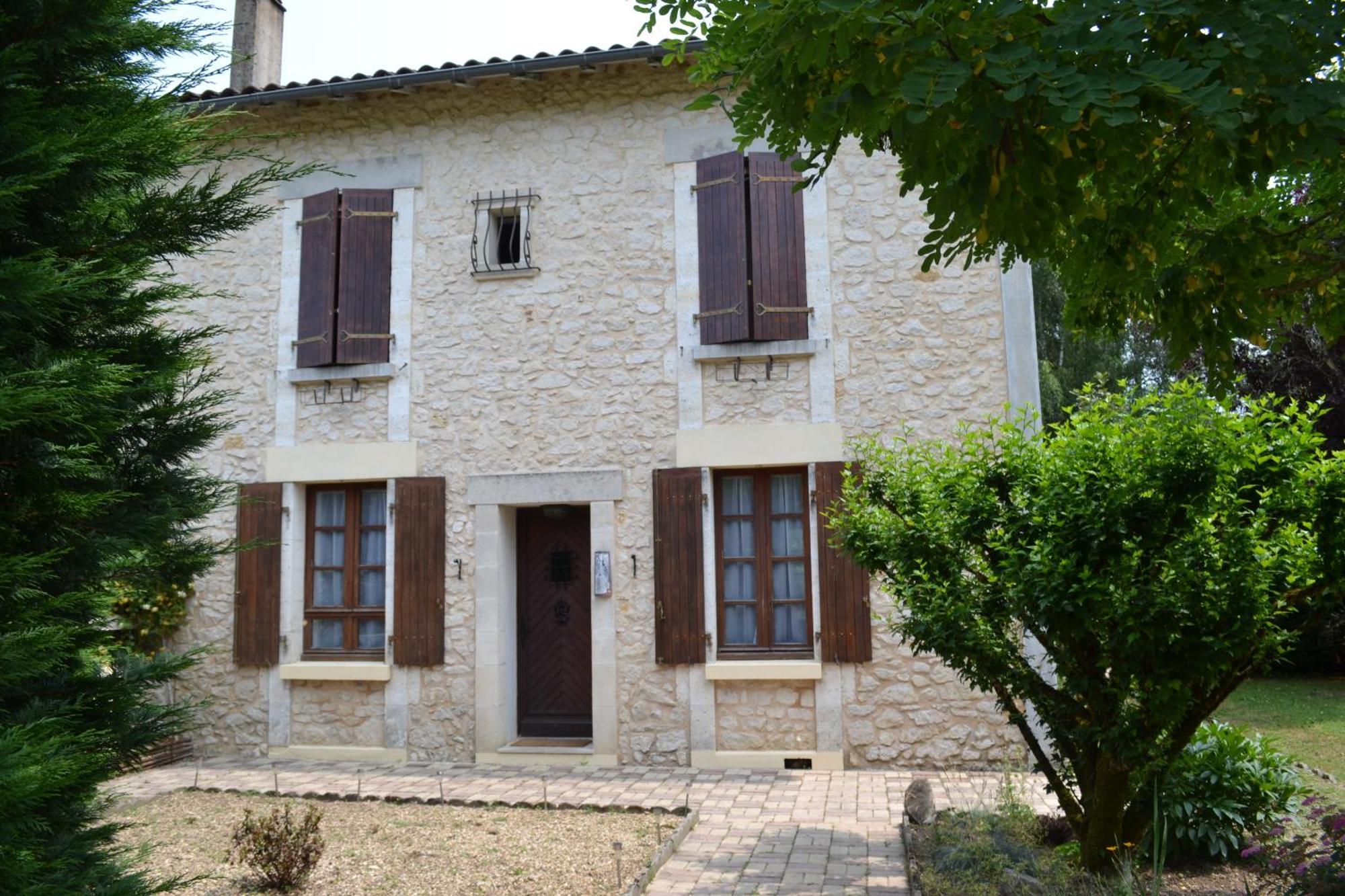 Les Bruyeres B&B 2 Montbron Dış mekan fotoğraf