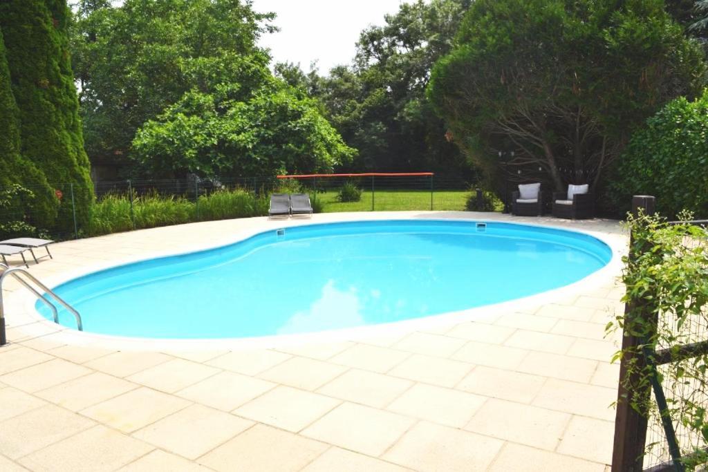 Les Bruyeres B&B 2 Montbron Dış mekan fotoğraf