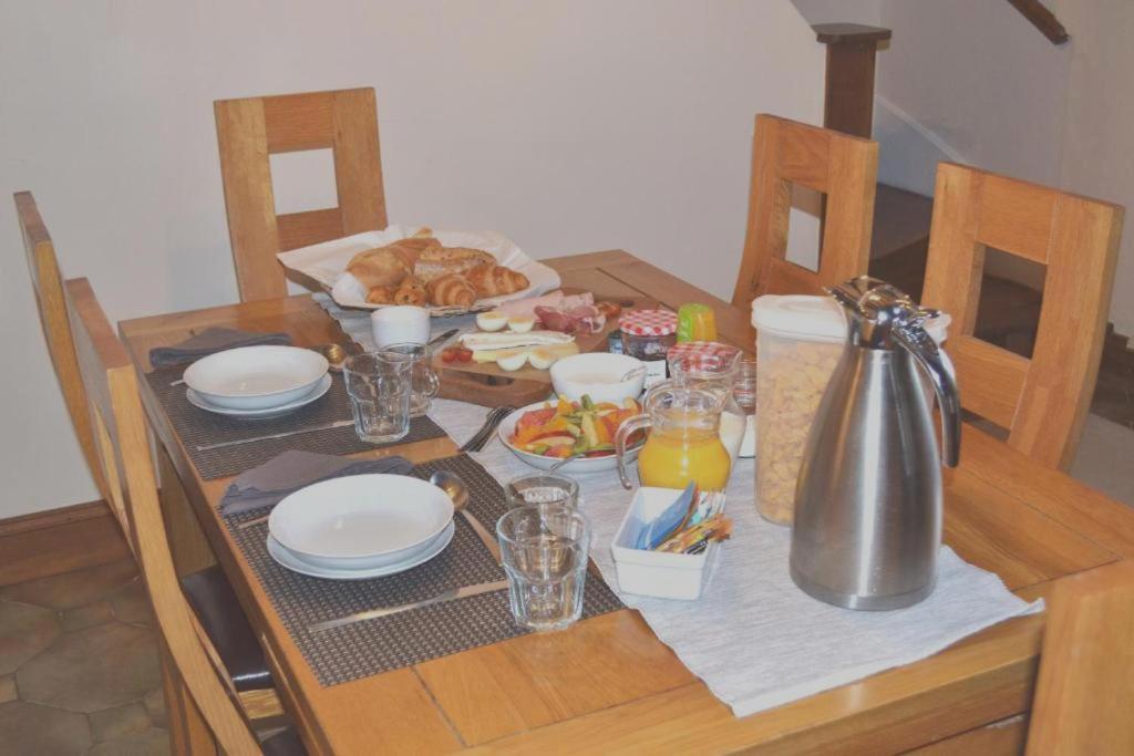 Les Bruyeres B&B 2 Montbron Dış mekan fotoğraf